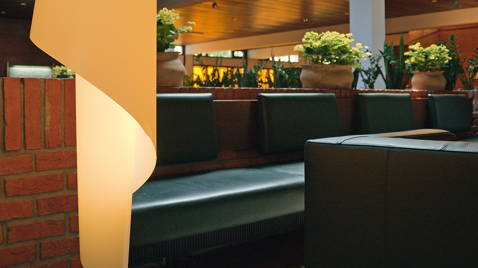 Leistungen und Kosten im Augustinum Heidelberg Detailaufnahme des Foyers in der Seniorenresidenz Augustinum Heidelberg