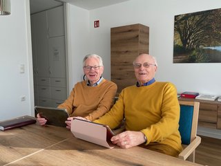 Bewohner helfen Bewohnern Bewohner helfen Bewohnern