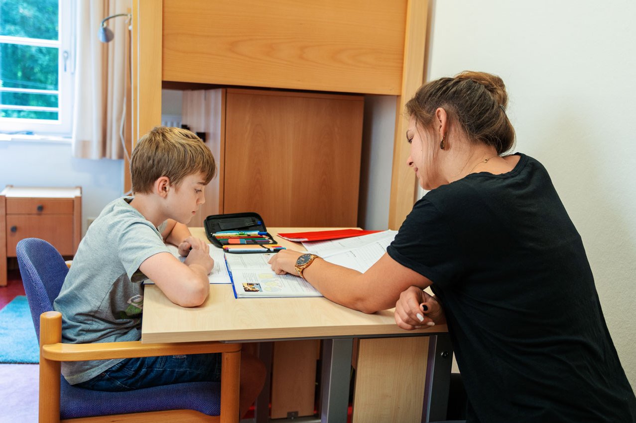 Unterstützung bei den Hausaufgaben Unterstützung bei den Hausaufgaben