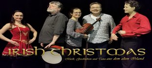 Irisches Konzert mit Tanz und Geschichten Musiker und Tänzerin vor schwarzem Hintergrund