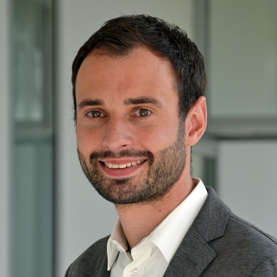 Kontakt: Samuel Bayer Samuel Bayer