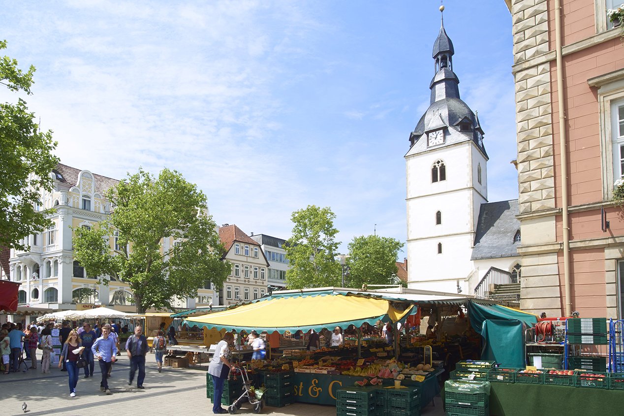Der dreimal in der Woche abgehaltene Markt verleiht Detmold ein ganz besonderes Flair. Der dreimal in der Woche abgehaltene Markt verleiht Detmold ein ganz besonderes Flair.