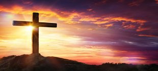 Christliches Kreuz auf Hügel Christliches Kreuz auf Hügel