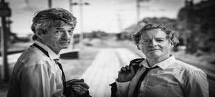 Schwarz-weiß Portrait Duo Smith & West