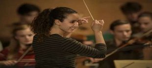 Oulaya Amamra als Zahia Zouani