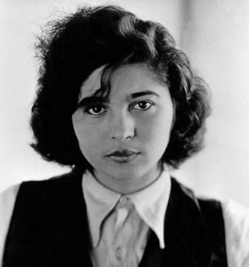 Der Gott der kleinen Webefehler Der Gott der kleinen Webefehler