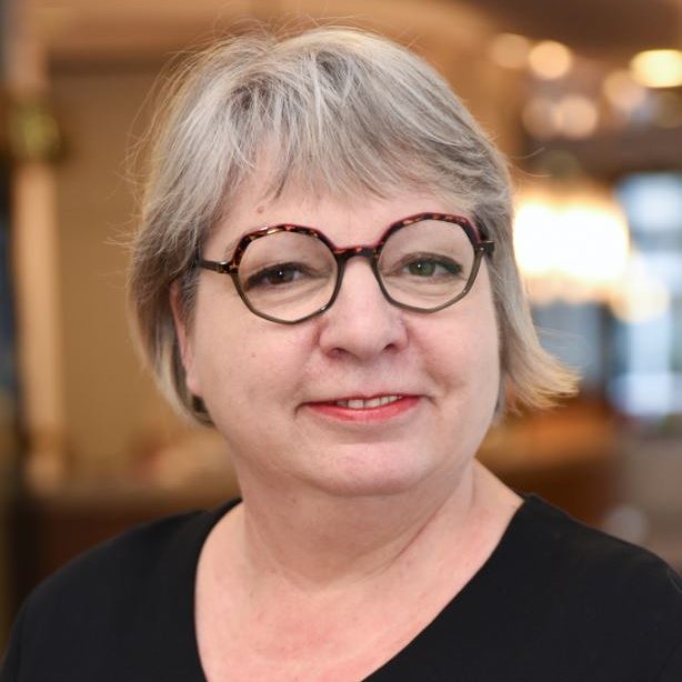 Brigitte Lücke, Leiterin Bewohnerservice Porträtaufnahme von Brigitte Lücke