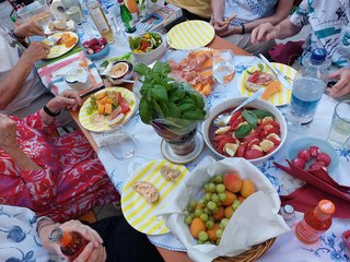 Ein Biergarten vor der eigenen Haustür Ein Biergarten vor der eigenen Haustür