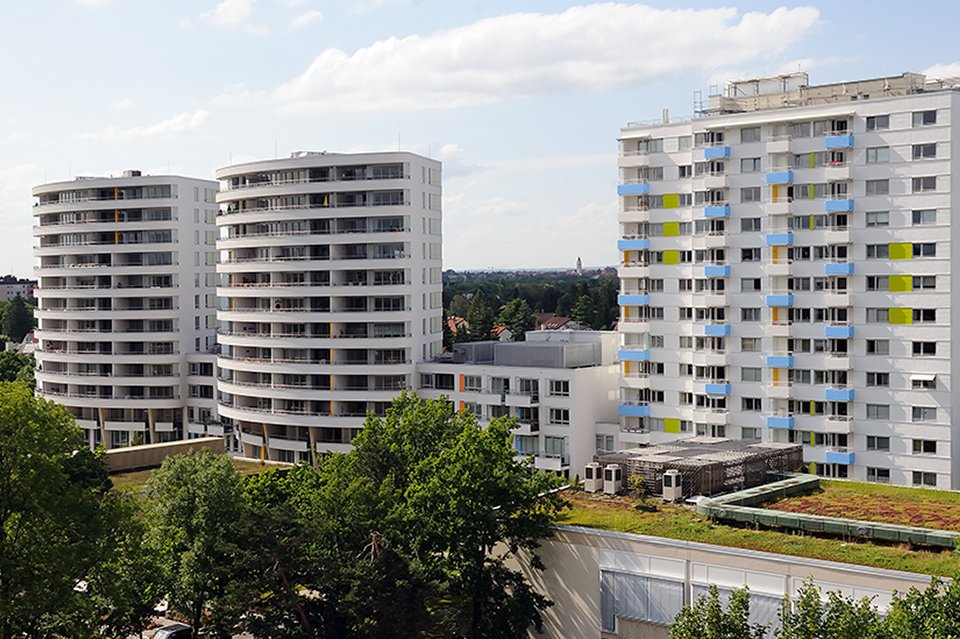 Das Augustinum München-Neufriedenheim ist das Stammhaus der Augustinum Seniorenresidenzen. Bereits 1962 gegründet, wurde es 1996 und 2009 erweitert. Das Augustinum München-Neufriedenheim ist das Stammhaus der Augustinum Seniorenresidenzen. Bereits 1962 gegründet, wurde es 1996 und 2009 erweitert.
