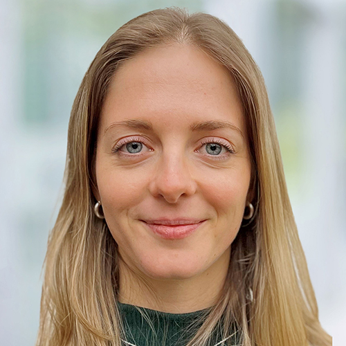 Laura Stiller, Referentin der Pflegedienstleitung Porträtbild von Laura Stiller, Referentin der Pflegedienstleitung