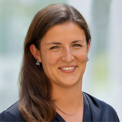 Nina Patzak, Assistentin der Pflegedienstleitung Porträt von Nina Patzak, Assistentin der Pflegedienstleistung in der Augustinum Klinik München