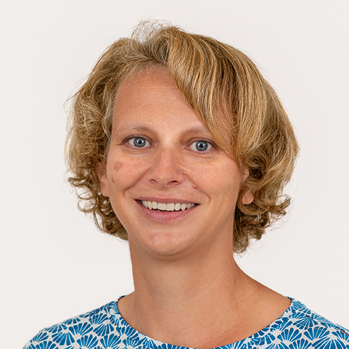 Petra Ostertag, Ansprechpartnerin Porträtaufnahme Petra Ostertag, Ansprechpartnerin