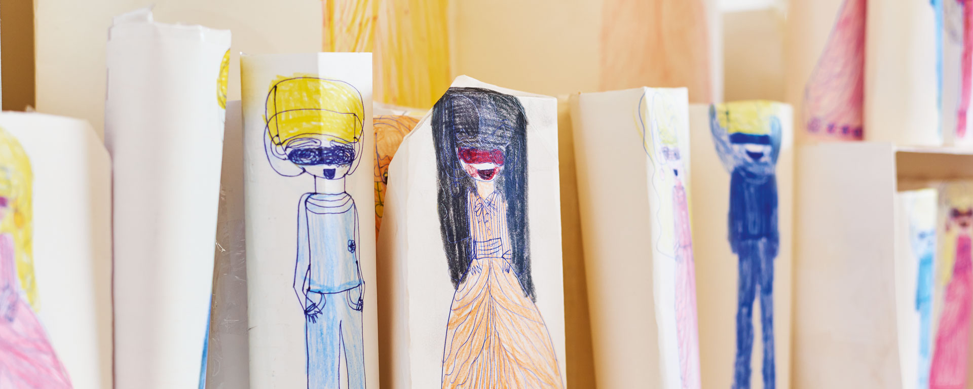 Augustinum Atelier Zeichnungen im Atelier