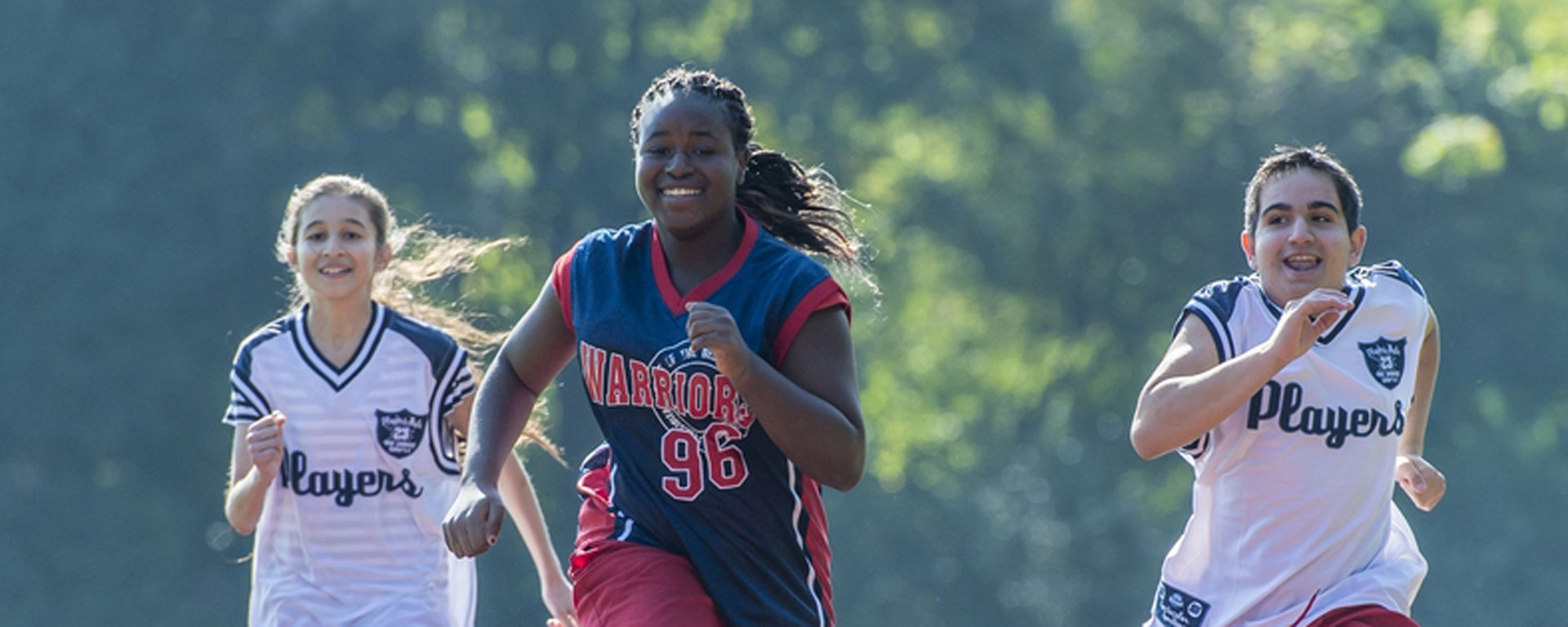 Sportfest Schüler*innen der Otto-Steiner-Schule beim Zieleinlauf