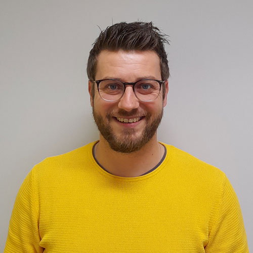 Jonas Jäger Jonas Jäger Leiter der Heilpädagogischen Tagesstätte des Augustinum Studienheim