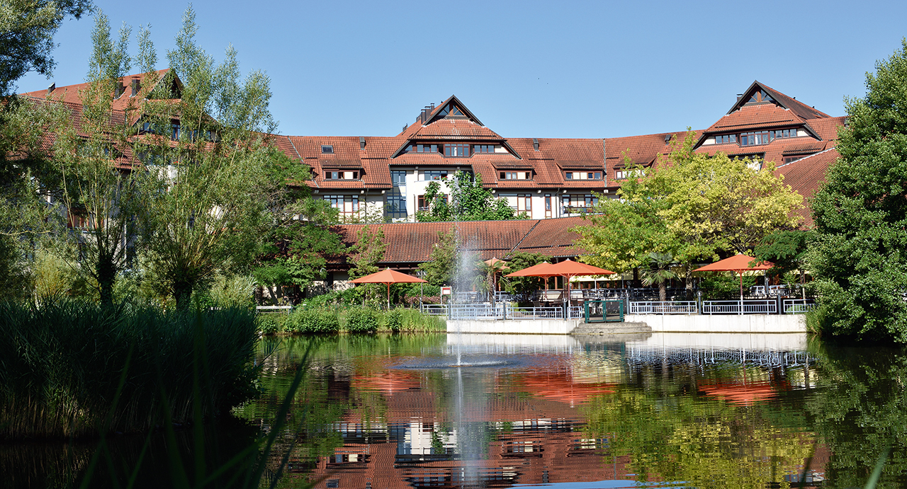 Augustinum Seniorenresidenz Freiburg Slider Bäume vor dem Augustinum Freiburg