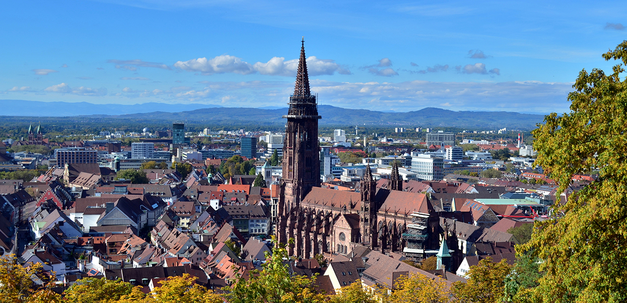 Freiburg, die viertgrößte Stadt in Baden-Württemberg, hat schon fast ein mediterranes Klima. Freiburg, die viertgrößte Stadt in Baden-Württemberg, hat schon fast ein mediterranes Klima.