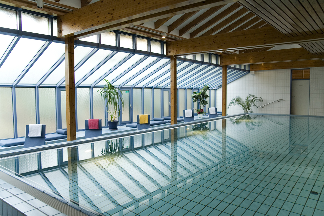 Mit Fitness-Oase und Schwimmbad im Haus bleiben Sie beweglich und bei bester Gesundheit. Mit Fitness-Oase und Schwimmbad im Haus bleiben Sie beweglich und bei bester Gesundheit.