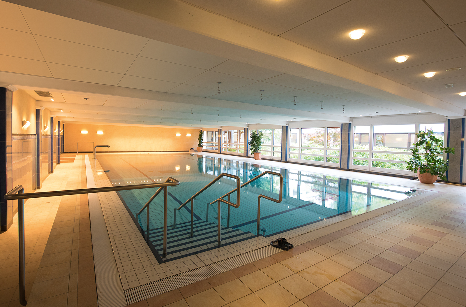 Sport und Wellness im hauseigenen Schwimmbad. Sport und Wellness im hauseigenen Schwimmbad.