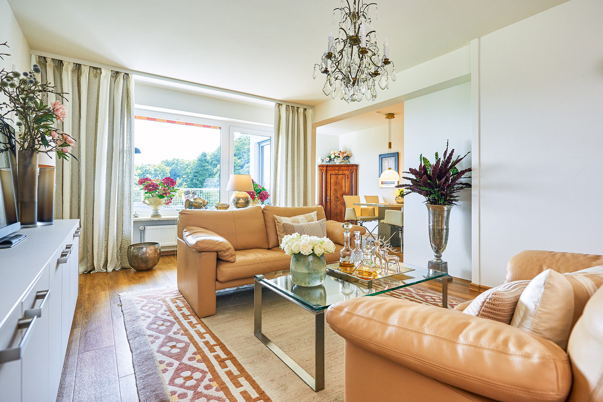 Augustinum Seniorenresidenz Kassel Wohnung 2 Bequeme Sitzmöglichkeiten im Wohnzimmer eines Appartements