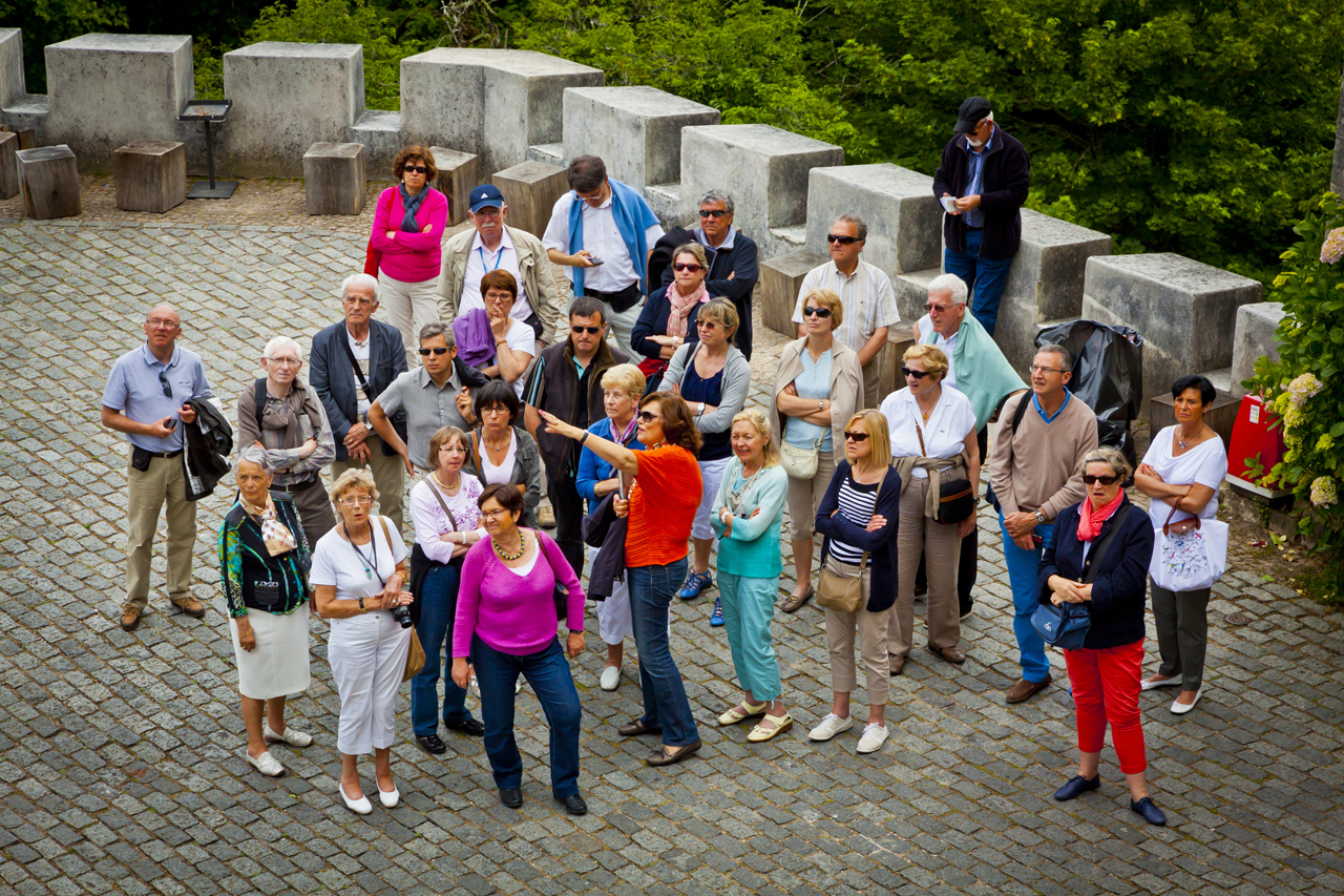 Auf den gemeinsamen Gruppenreisen sind Führungen zu historischen Bauten oft fest eingeplant. Auf den gemeinsamen Gruppenreisen sind Führungen zu historischen Bauten oft fest eingeplant.