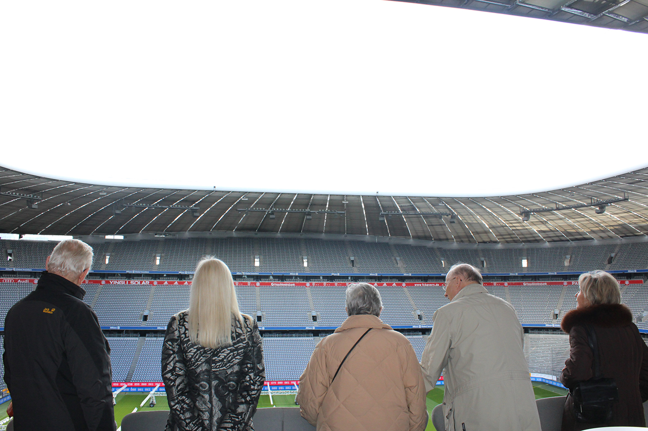 Mannschaftskabine, VIP-Lounge, Spielertunnel: Bei der Stadionführung öffnen sich (fast) alle Türen der Allianz Arena. Mannschaftskabine, VIP-Lounge, Spielertunnel: Bei der Stadionführung öffnen sich (fast) alle Türen der Allianz Arena.