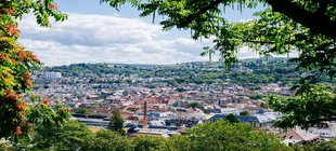Geschichten aus Stuttgarts Geschichte Die Karlshöhe in Stuttgart-Süd bietet einen Panoramablick in den Talkessel