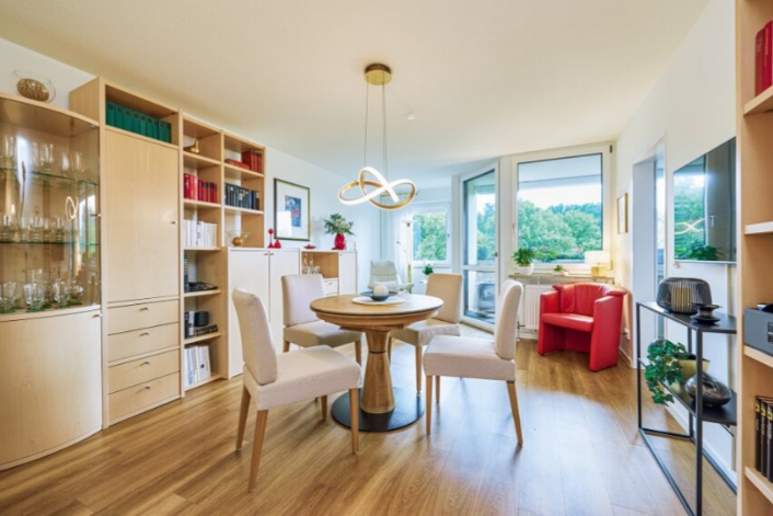 Augustinum Seniorenresidenz Roth Wohnung Der Wohnbereich eines Appartements der Augustinum Seniorenresidenz