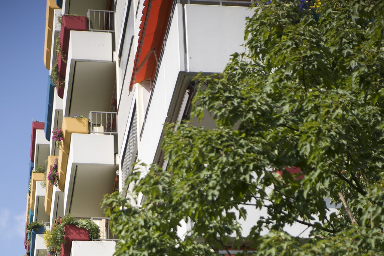 Zu allen Wohnungen im Augustinum Dortmund gehört eine Loggia mit Blick ins Grüne. Zu allen Wohnungen im Augustinum Dortmund gehört eine Loggia mit Blick ins Grüne.