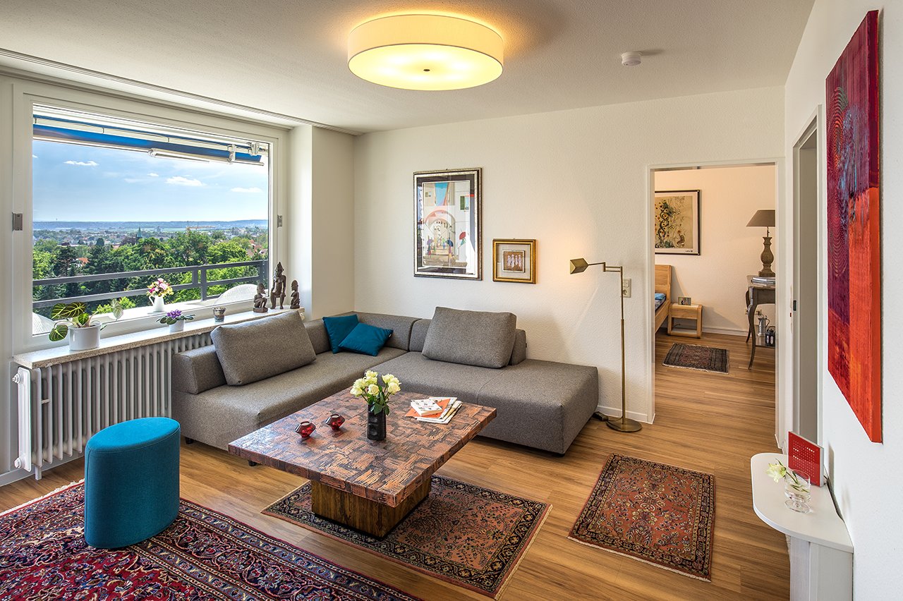 Der hochwertige Bodenbelag in den Wohnungen kann auch individuell ausgesucht werden. Der hochwertige Bodenbelag in den Wohnungen kann auch individuell ausgesucht werden.