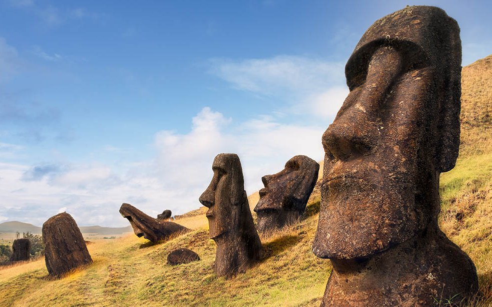 Steinskulpturen auf den Osterinseln