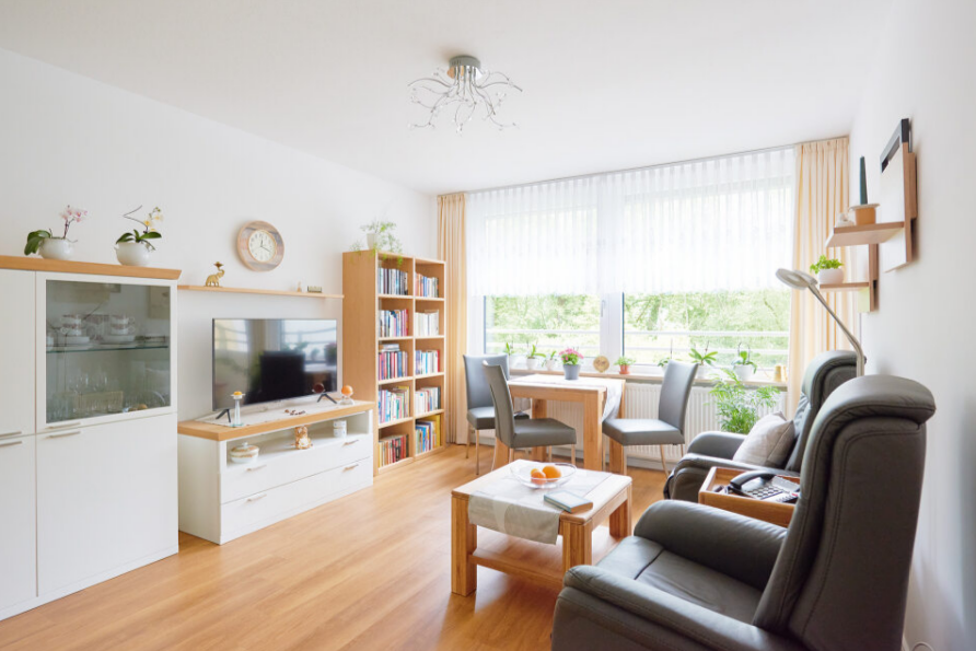 Augustinum Seniorenresidenz Braunschweig Appartement Das Wohnzimmer eines Appartements der Augustinum Seniorenresidenz