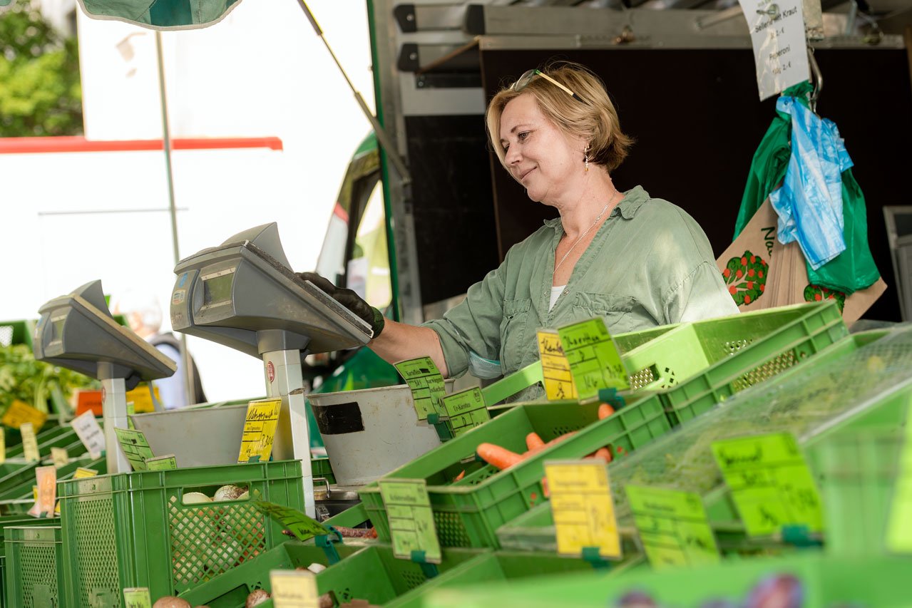 Gemüseverkauf auf den Wochenmärkten Auf den Münchner Wochenmärkten wird das Gemüse verkauft