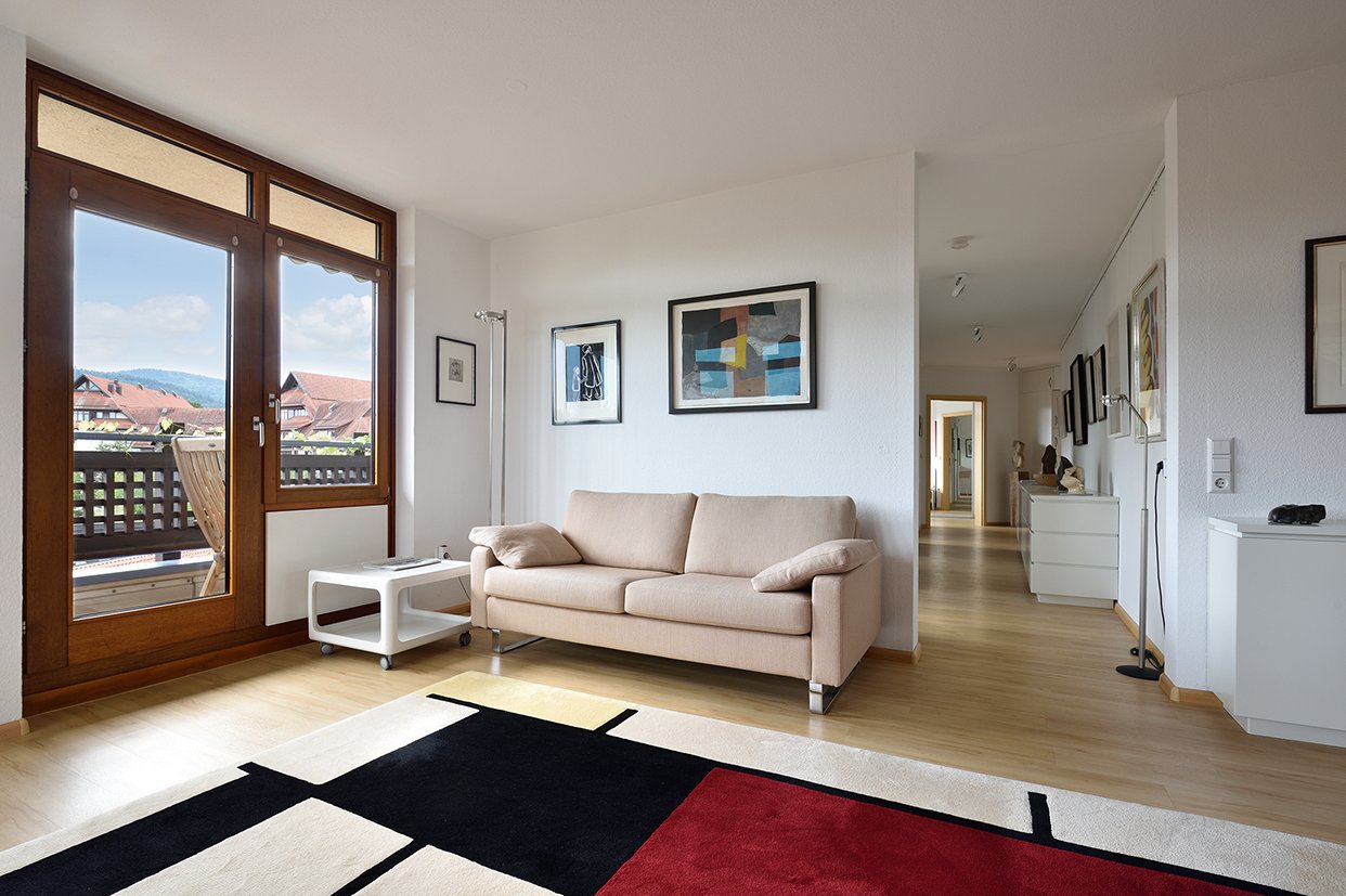 Großzügiges Wohnambiente in einer Drei-Zimmer-Wohnung. Großzügiges Wohnambiente in einer Drei-Zimmer-Wohnung.