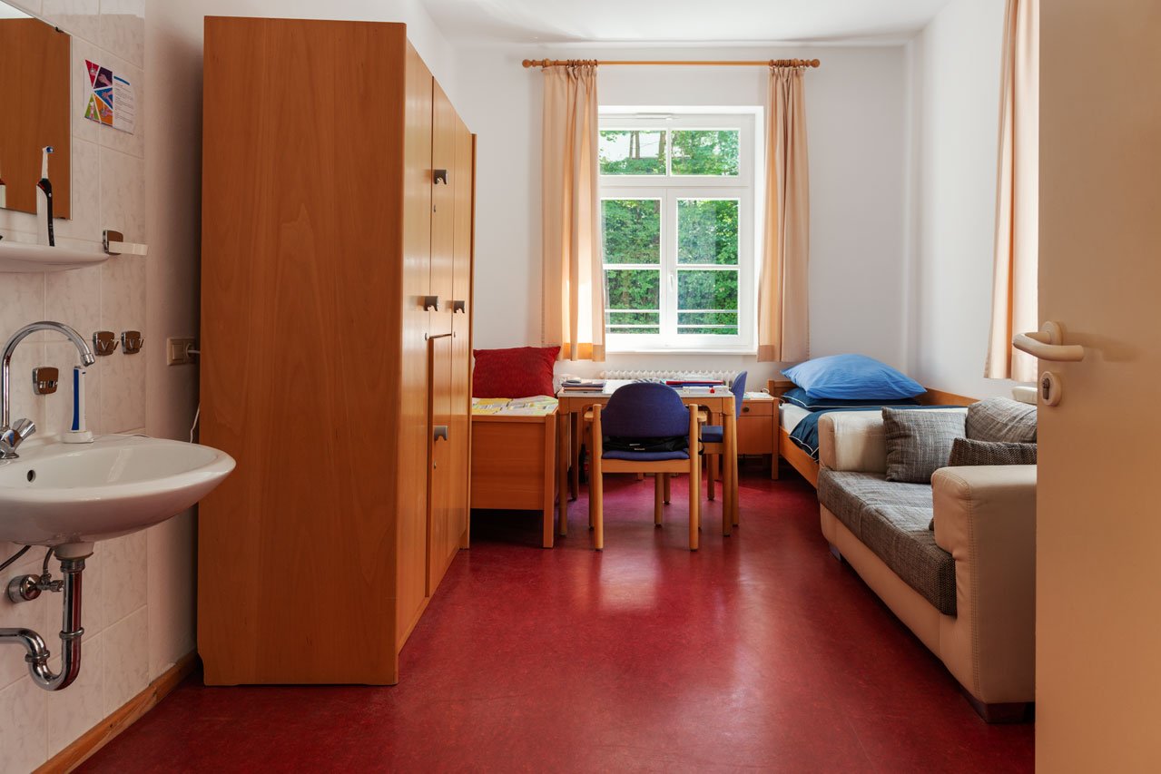 Zimmer im Landschulheim Elkofen Zimmer im Landschulheim Elkofen