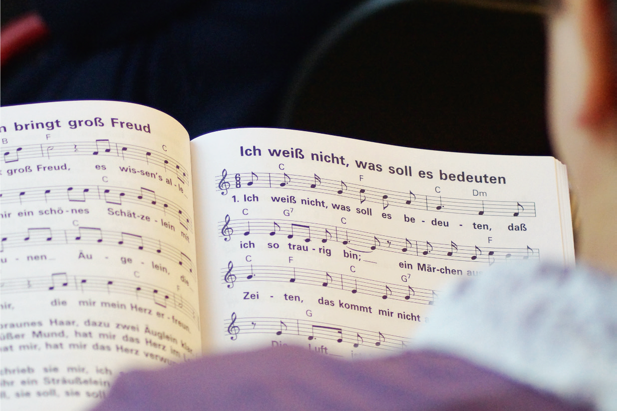 Singkreis Ein aufgeschlagenes Notenheft