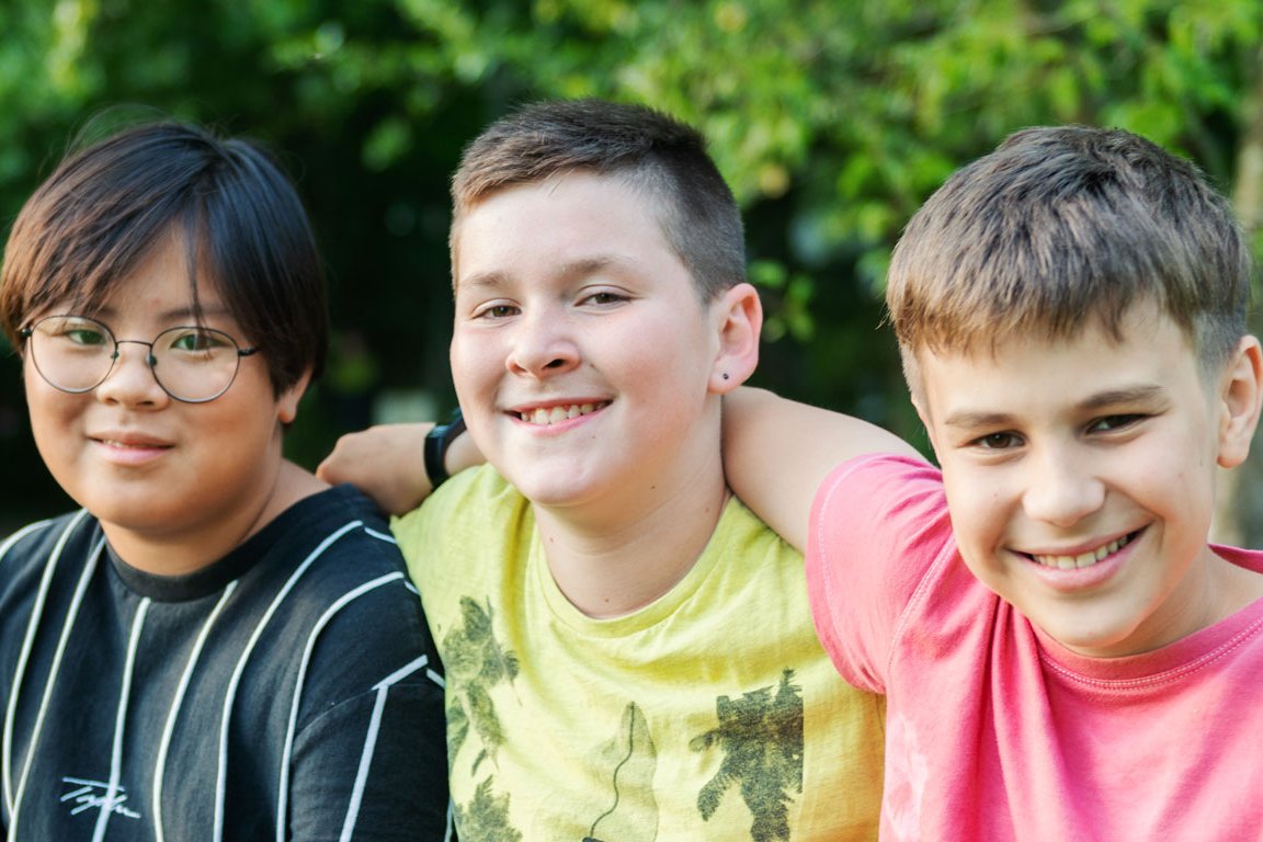 Schüler des Landschulheim Elkofen im Park Schüler des Landschulheim Elkofen im Park