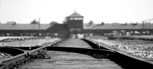 Eingangsbereich des Konzentrationslagers Auschwitz