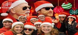 VivaVoce sings Christmas Eine Collage mit lachenden und singenden Chormitgliedern, welche eine Weihnachtsmützen tragen.