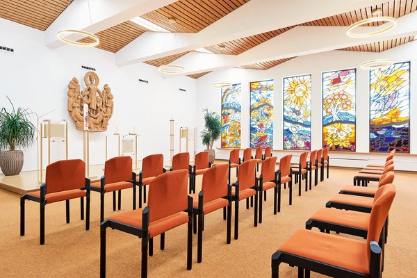 Augustinum Seniorenresidenz Dießen Gottesdienst Stühle in einer Kapelle