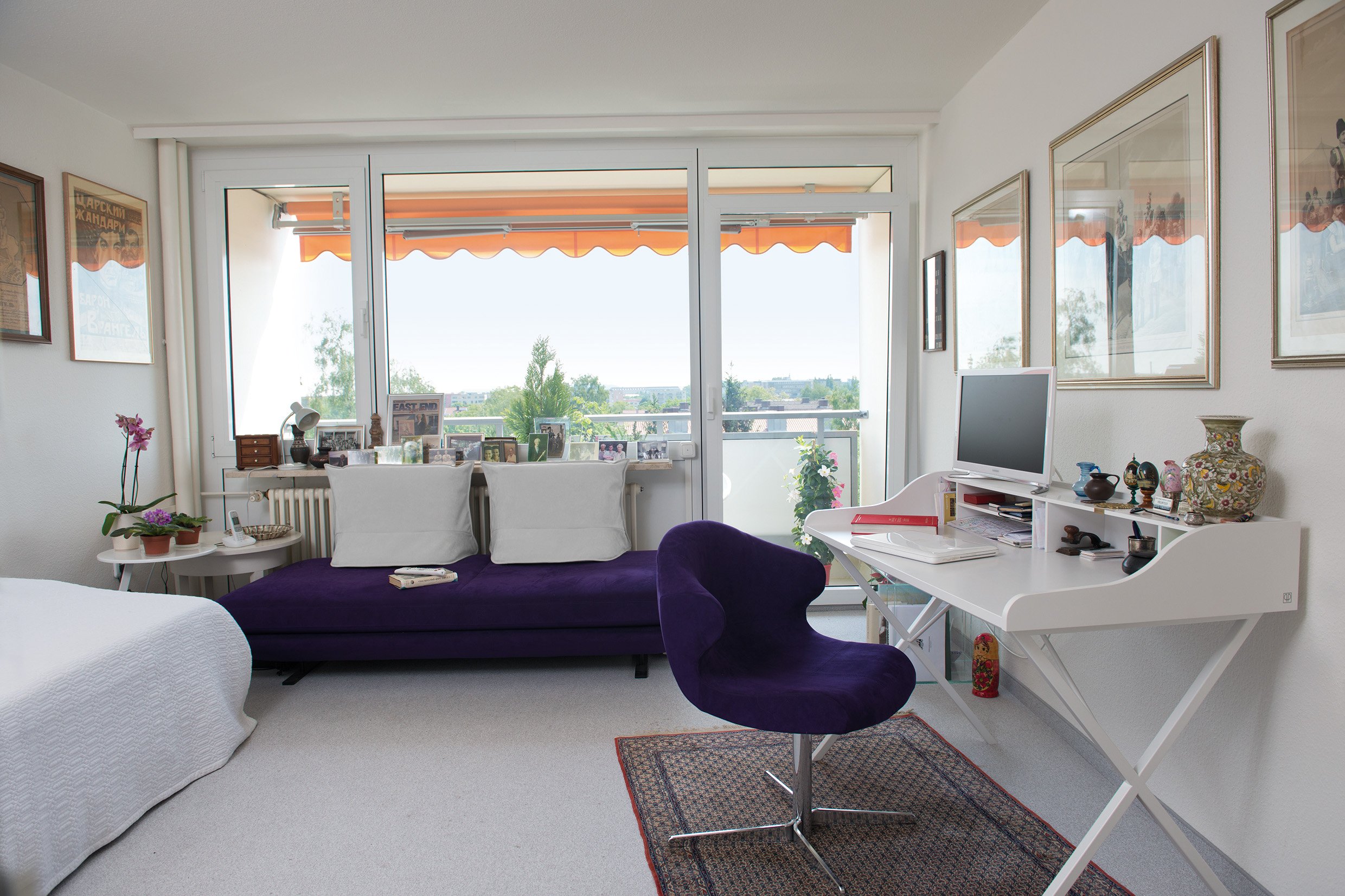 Mit der großen Loggia wird die Wohnfläche der 1-Zimmer-Wohnungen deutlich erweitert. Mit der großen Loggia wird die Wohnfläche der 1-Zimmer-Wohnungen deutlich erweitert.