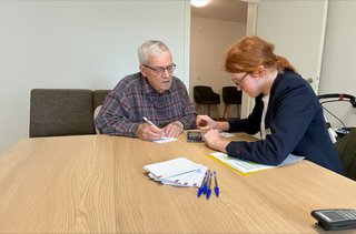 Die Handyhelden der Augustinum Freiwilligendienste Die Handyhelden der Augustinum Freiwilligendienste