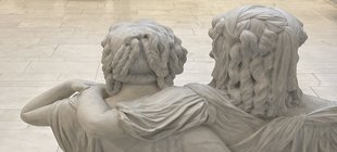 Vortrag über Prinzessinnengruppe von Gottfried Schadow Prinzessinnengruppe von hinten