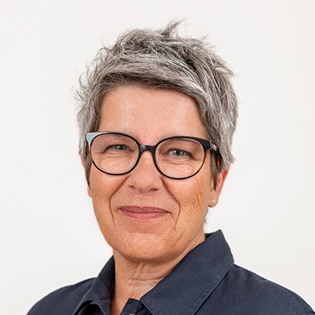 Anita Aschauer, Assistenz der Leitung Geschäftsbereich Senioren und Pflege Anita Aschauer, Assistenz der Leitung Geschäftsbereich Senioren und Pflege