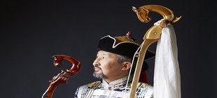 Mongole mit Pferdekopfgeige Mongole mit Pferdekopfgeige