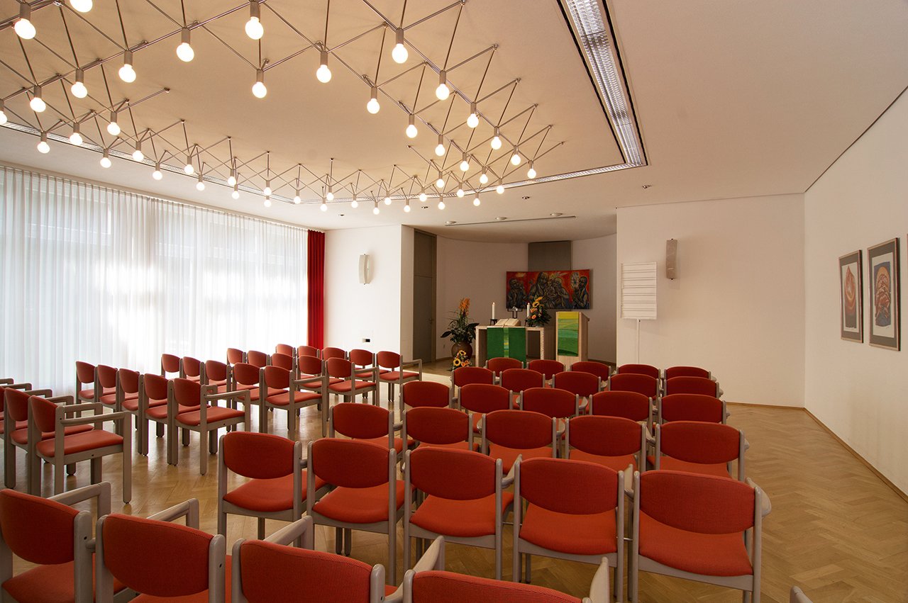 In einem christlichen Haus wie dem Augustinum Kassel haben Gottesdienste und Andachten einen festen Platz. In einem christlichen Haus wie dem Augustinum Kassel haben Gottesdienste und Andachten einen festen Platz.