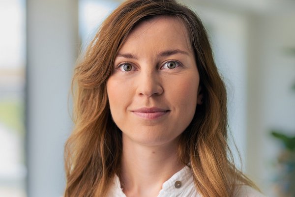 Freiwilligendienst Porträtaufnahme einer Mitarbeiterin des Augustinum