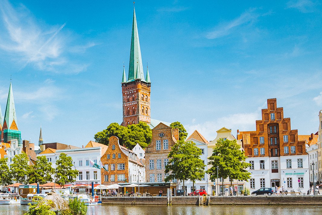 Lübeck ist von Mölln aus genauso einfach zu erreichen wie Hamburg. Einmal in der Woche sogar mit dem hauseigenen Fahrservice. Lübeck