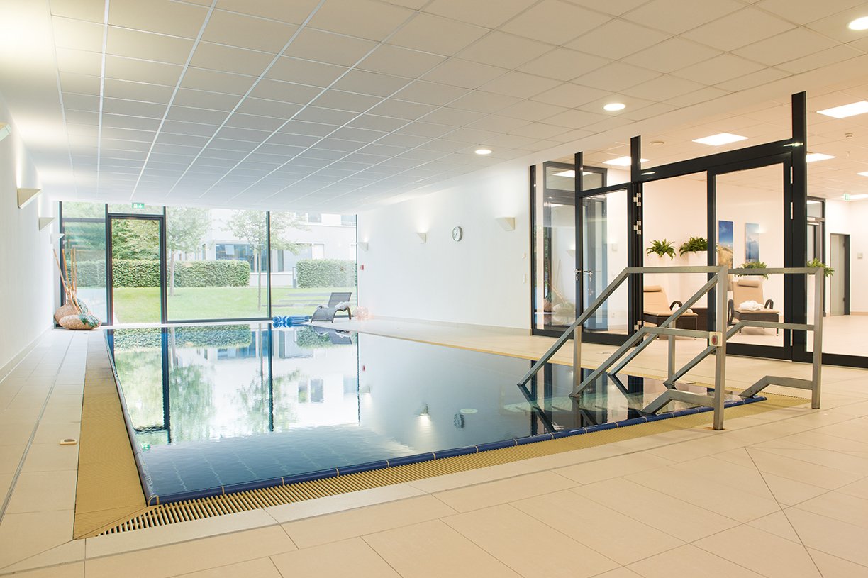 Sport treiben oder einfach nur Entspannen: Im Wellnessbereich mit Sauna und Schwimmbad haben Sie die Auswahl. Sport treiben oder einfach nur Entspannen: Im Wellnessbereich mit Sauna und Schwimmbad haben Sie die Auswahl.