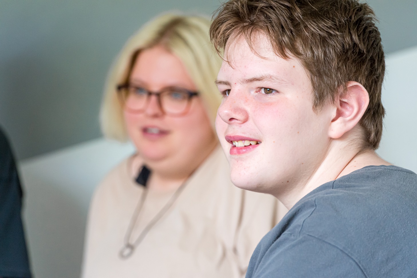 Augustinum Adipositas Wohngruppen Berchtesgadener Land Porträtaufnahme von zwei Jugendlichen der Adipositas Wohngruppe